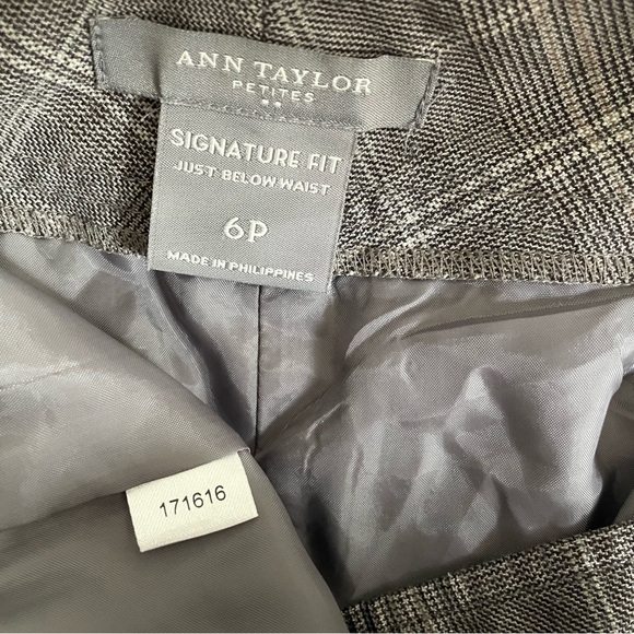 Ann Taylor Signature Fit Pants, Gray white checkered pattern, Size 6 Petite. - Picture 3 of 3